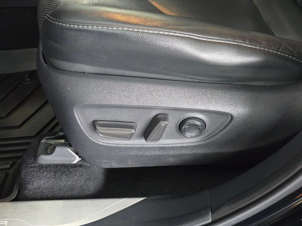 Used 2021 Toyota Highlander Platinum image 23