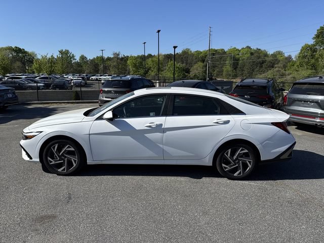 Used 2025 Hyundai Elantra SEL FWD image 4