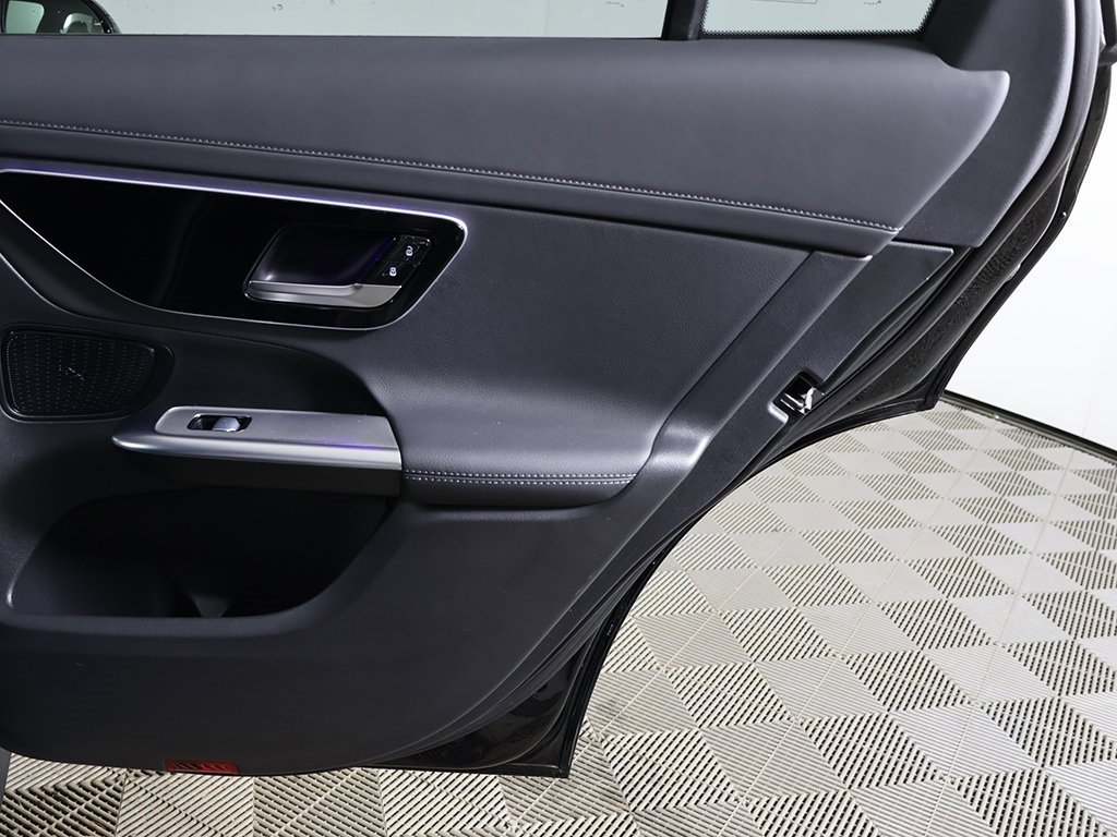 Used 2025 Mercedes-Benz GLC 350e 4MATIC image 23