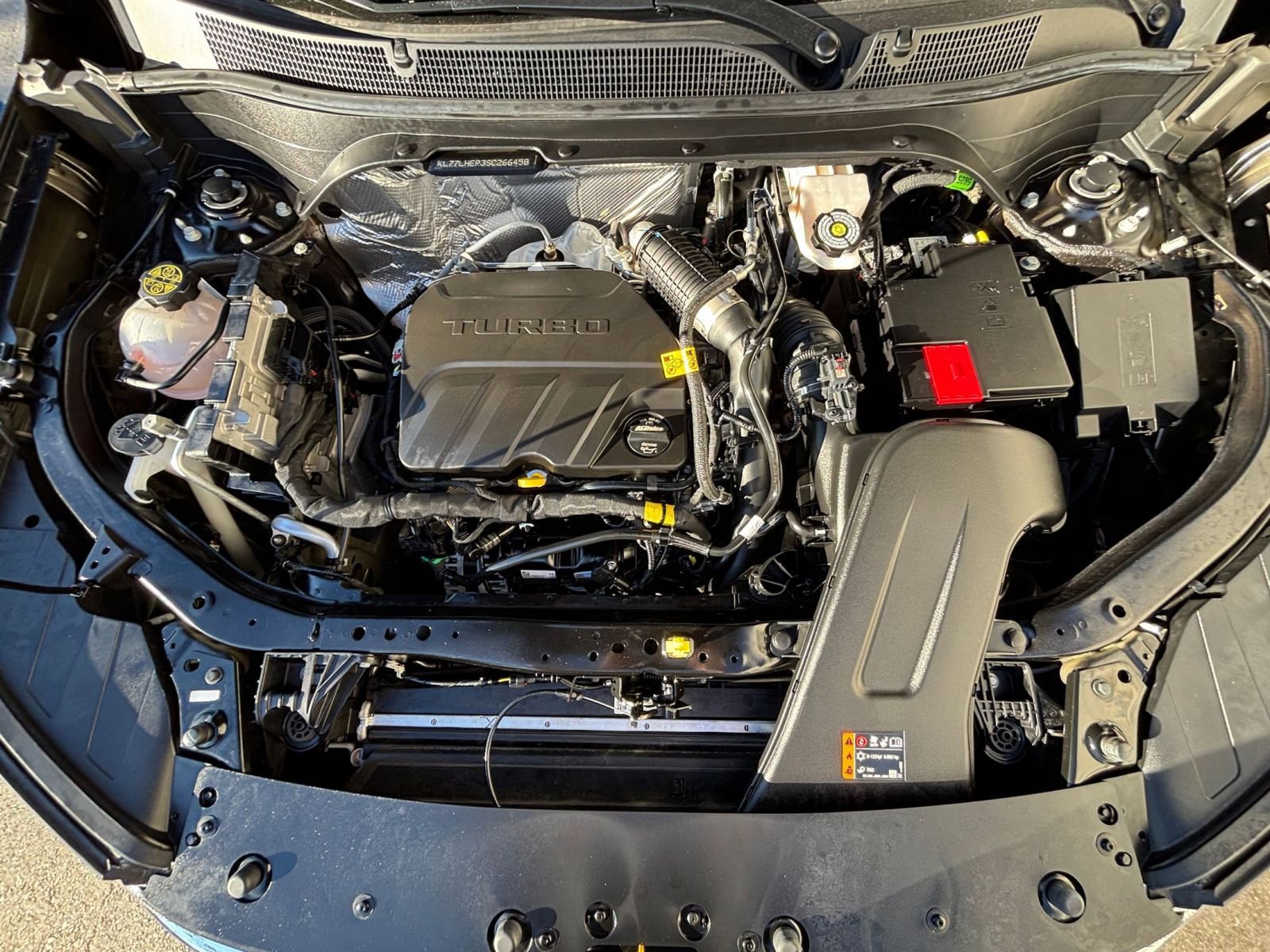 Used 2025 Chevrolet Trax LT w/ LT Convenience Package image 32