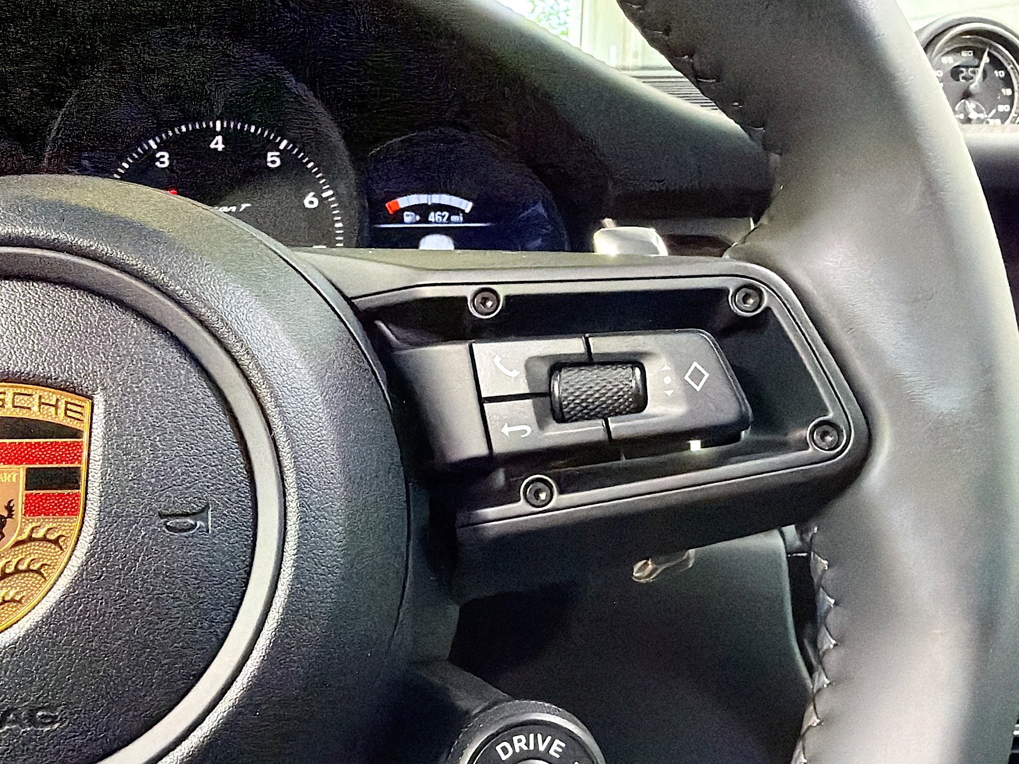 Certified 2026 Porsche Macan Turbo AWD/4WD image 38