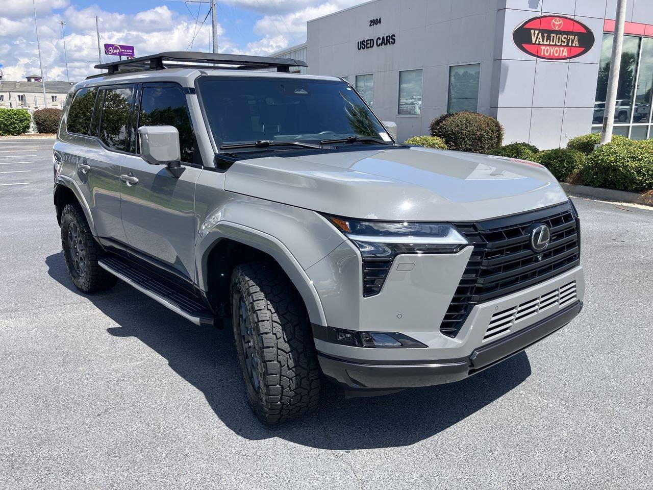 Used 2024 Lexus GX 550 w/ Accessory Package (31) AWD/4WD image 7