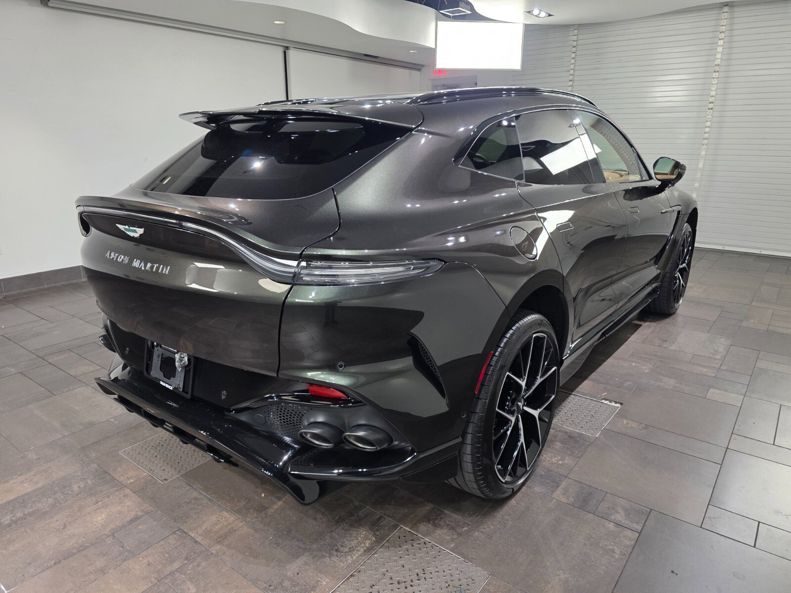 Used 2026 Aston Martin DBX 707 image 31