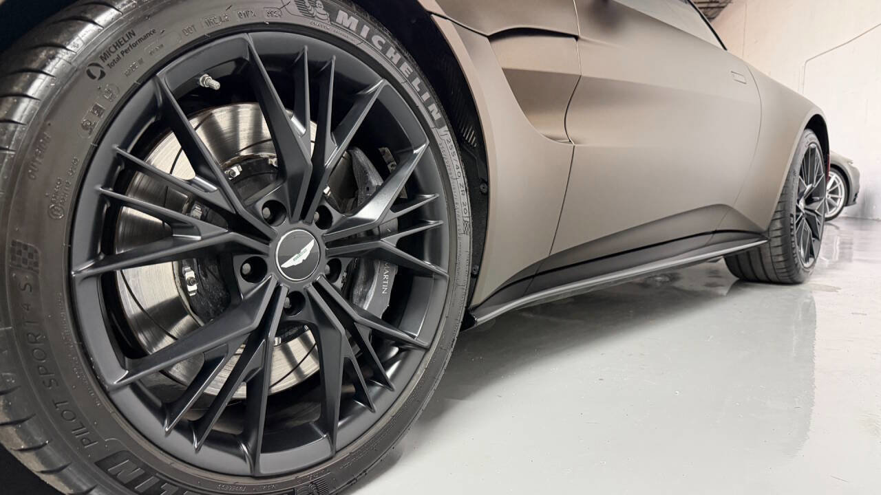 Used 2021 Aston Martin V8 Vantage Base 2dr Coupe image 21
