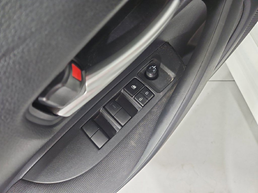 Used 2020 Toyota Corolla LE FWD image 12