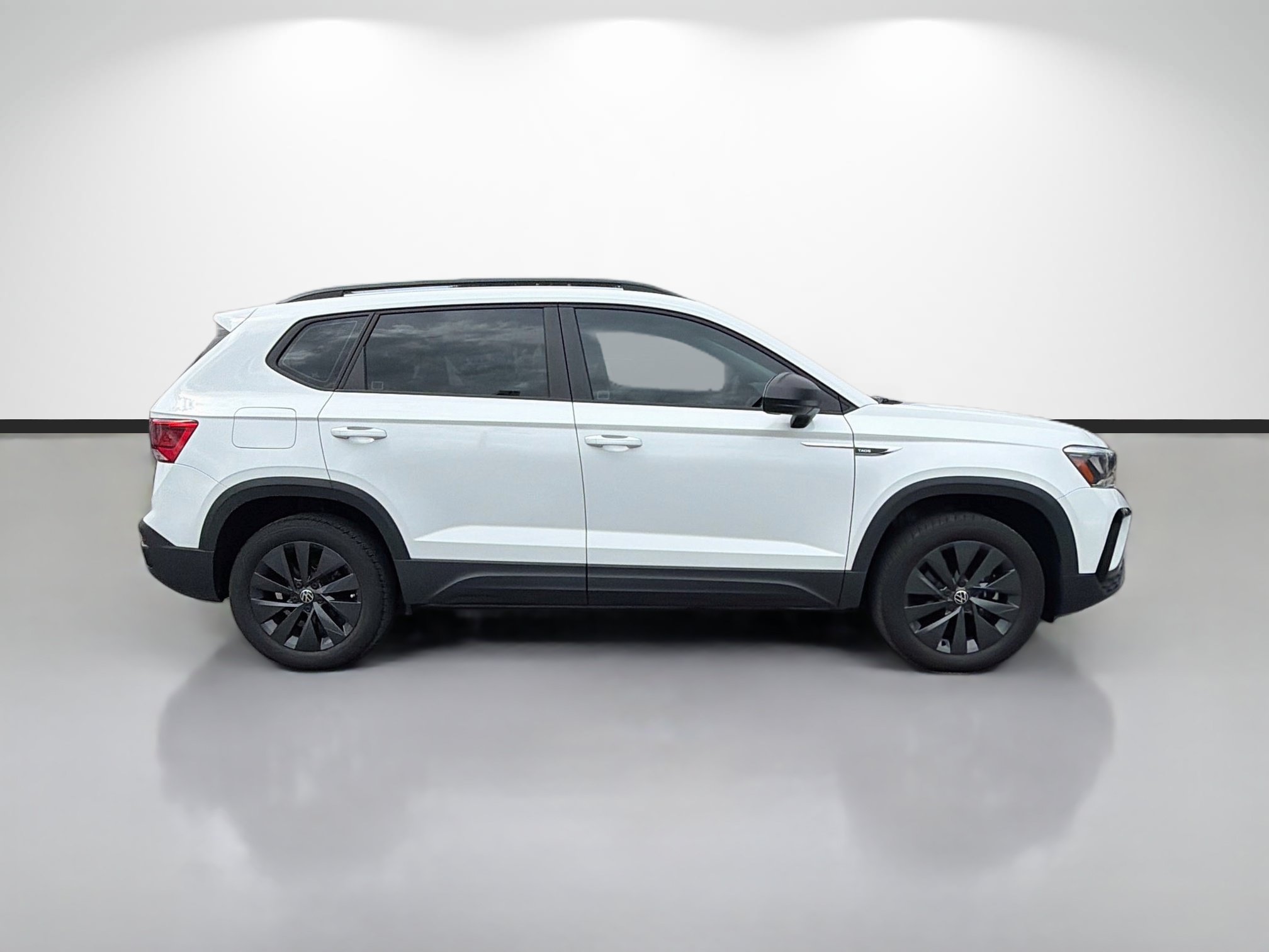 Used 2023 Volkswagen Taos S FWD image 2