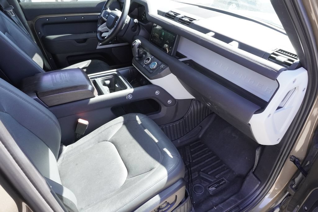 Used 2023 Land Rover Defender 110 S AWD/4WD image 22