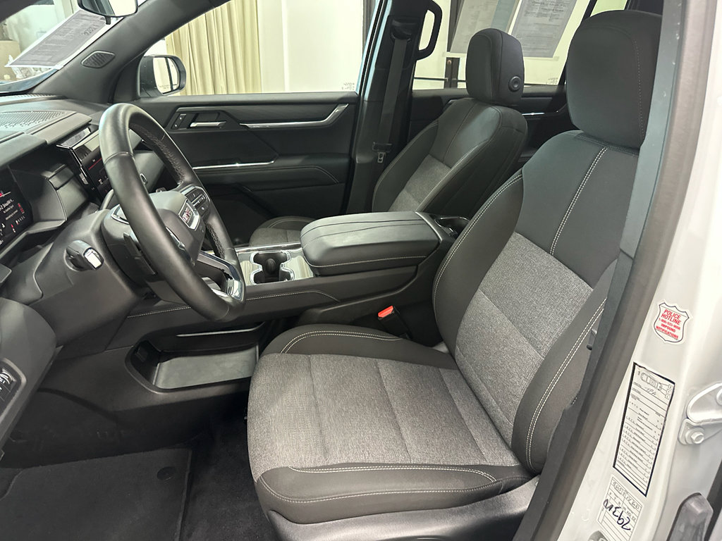 Used 2025 GMC Acadia Elevation image 29