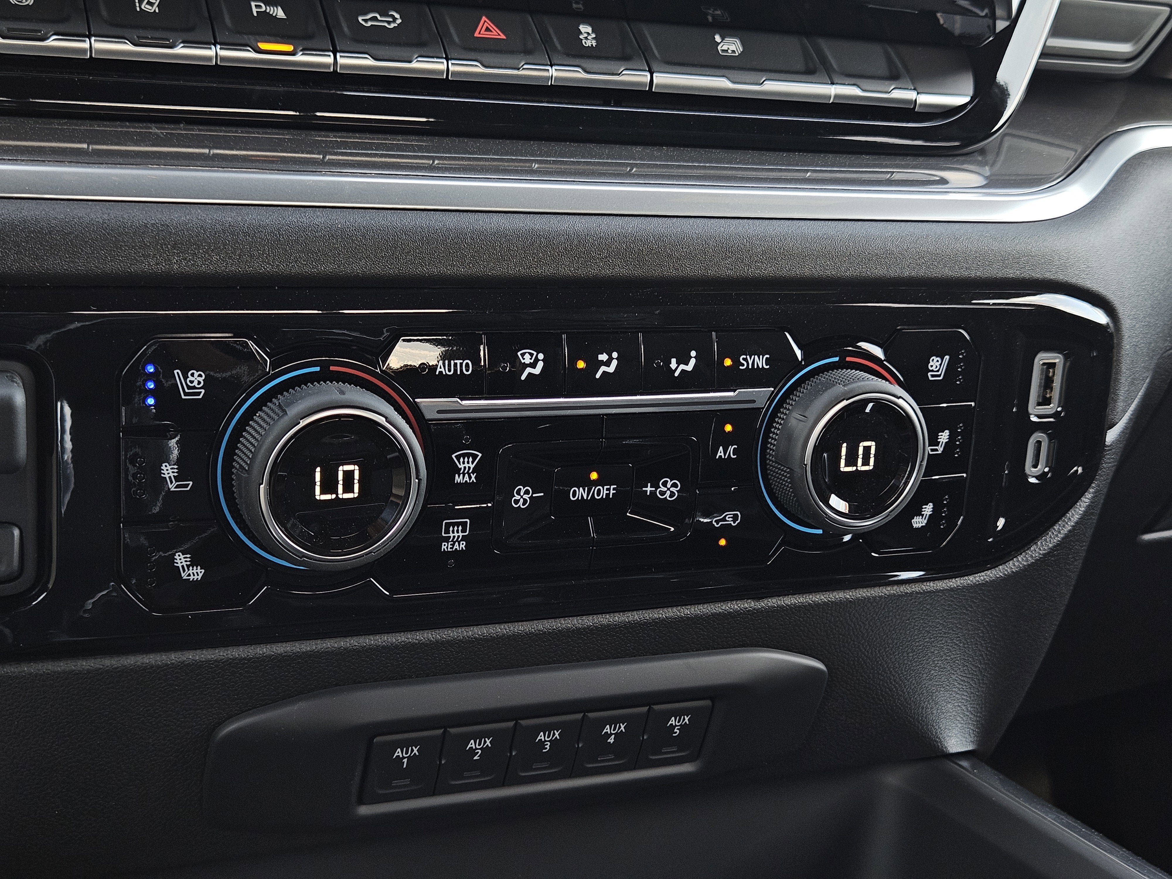 New 2026 Chevrolet Silverado 3500 High Country w/ Technology Package AWD/4WD image 19