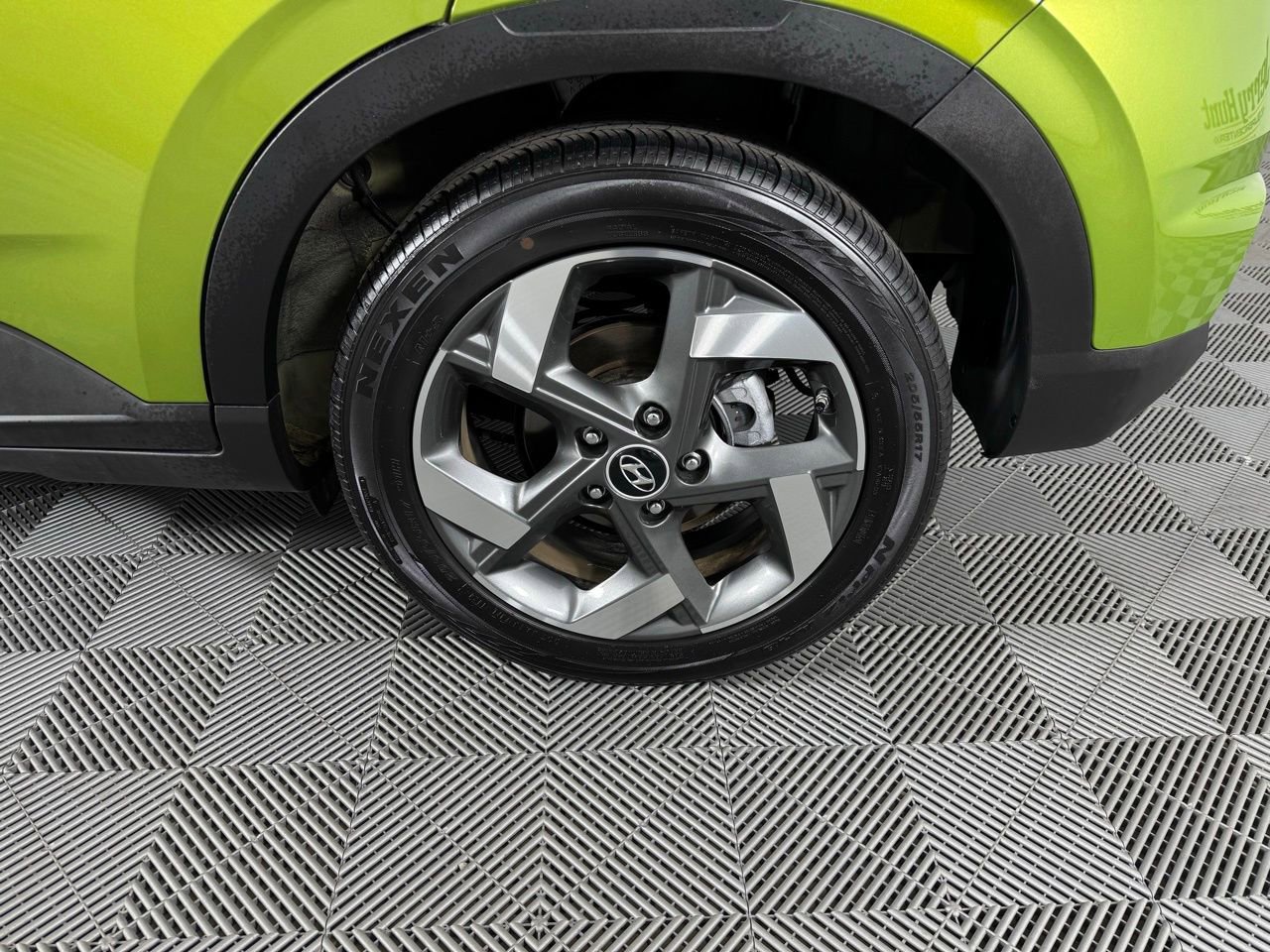 Used 2024 Hyundai Venue SEL image 34