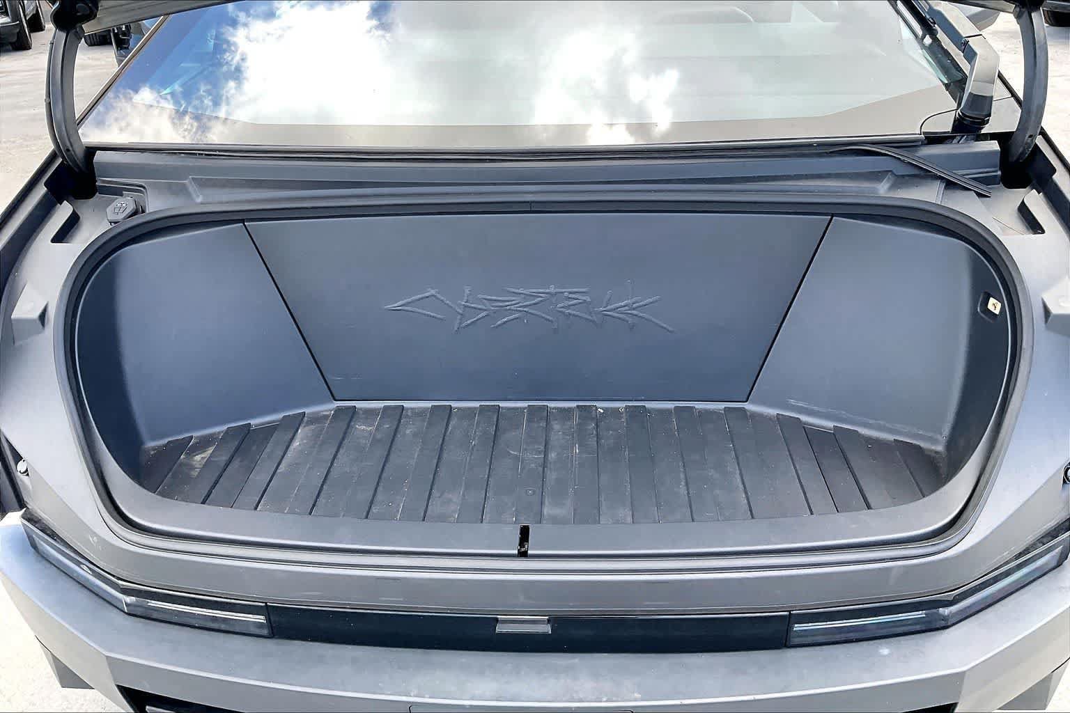 Used 2024 Tesla Cybertruck AWD Crew Cab image 9