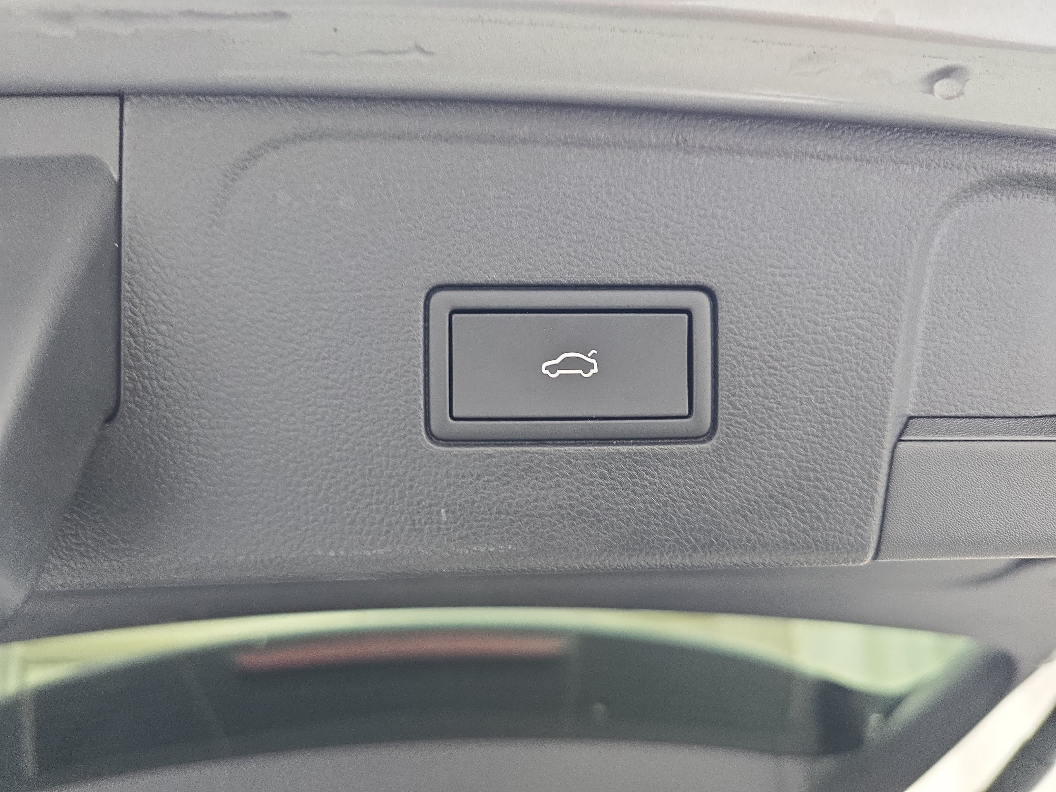 Certified 2025 Volkswagen Atlas SEL AWD/4WD image 14