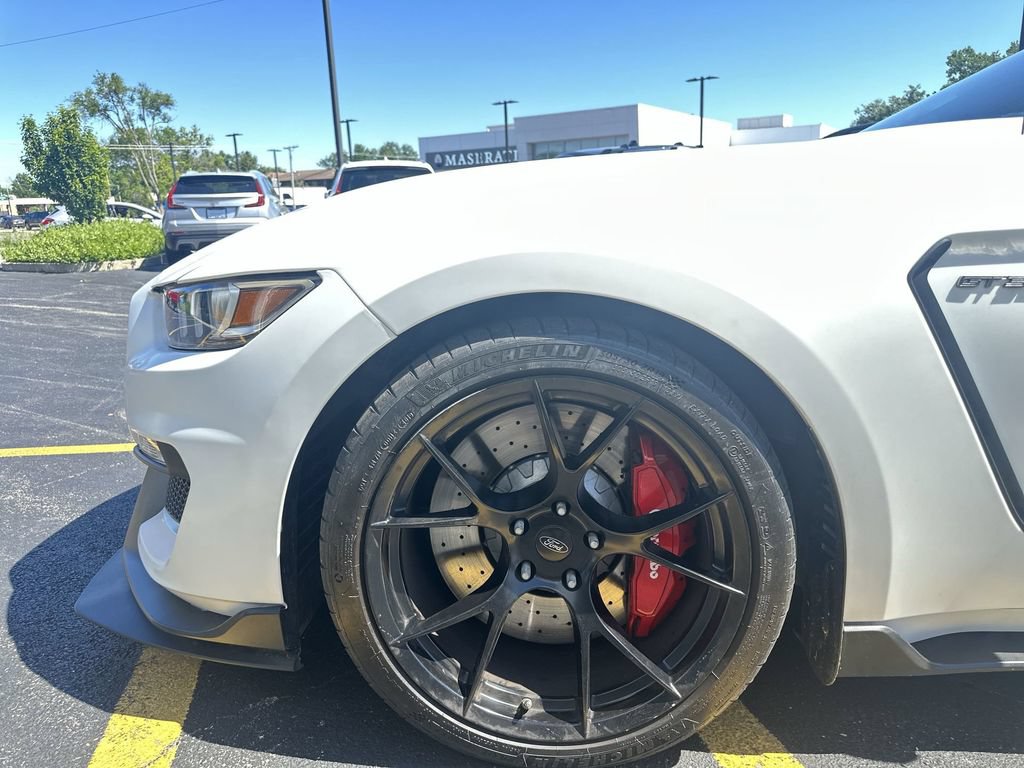 Used 2017 Ford Mustang Shelby GT350R w/ GT350R Equipment Group 920A RWD image 18
