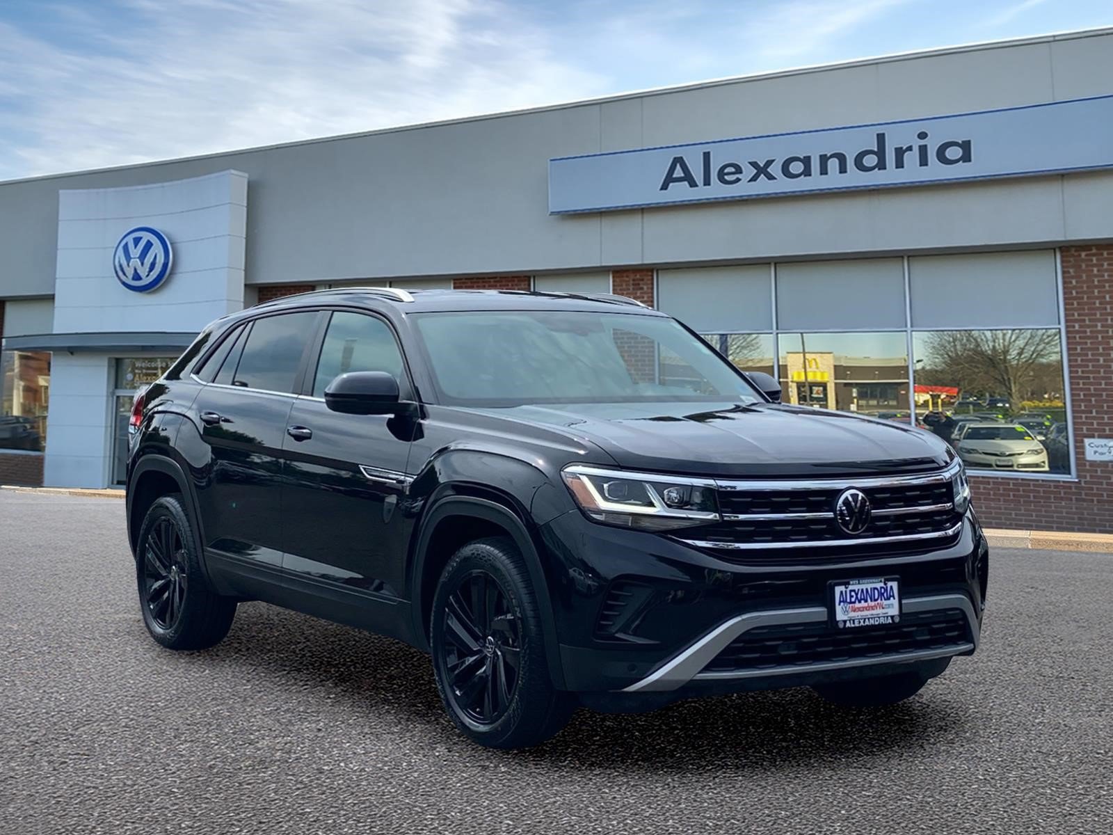 Certified 2023 Volkswagen Atlas Cross Sport SE w/ Black Wheel Package AWD/4WD image 1