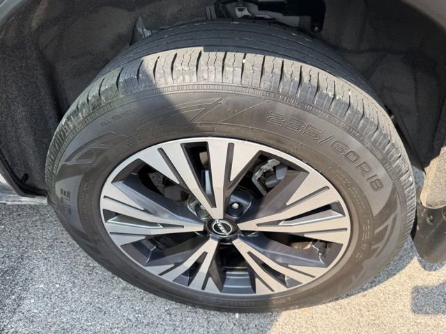 Used 2023 Nissan Rogue SV w/ SV Premium B Package image 10