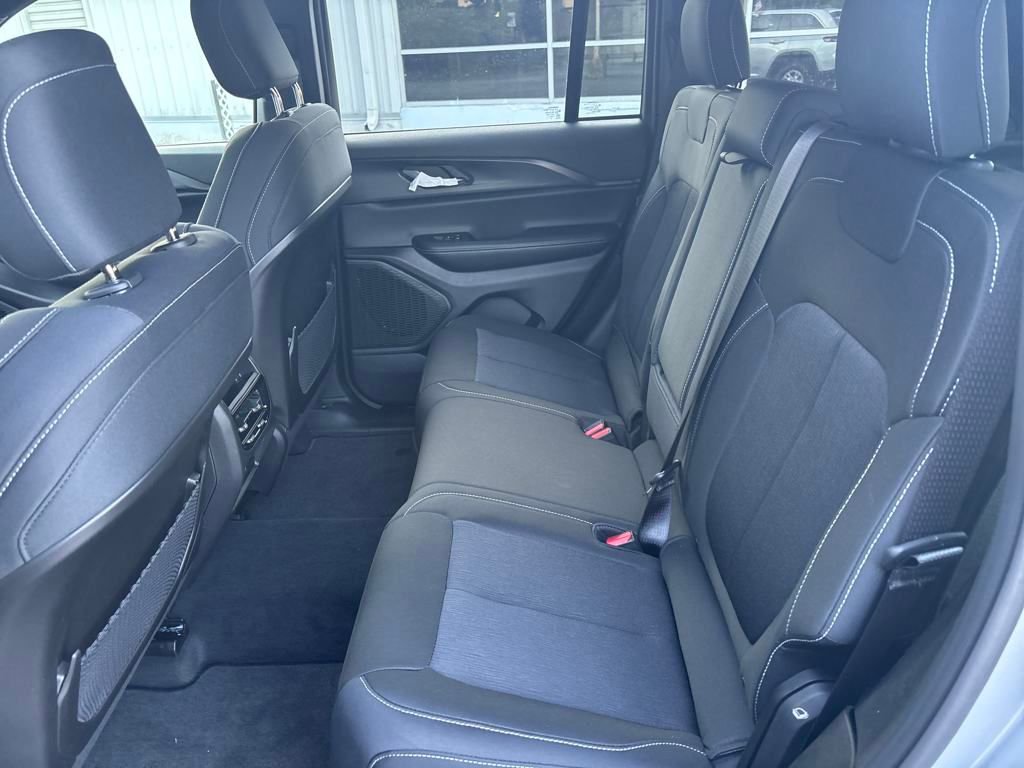 New 2024 Jeep Grand Cherokee Limited 4xe w/ Luxury Tech Group II image 13