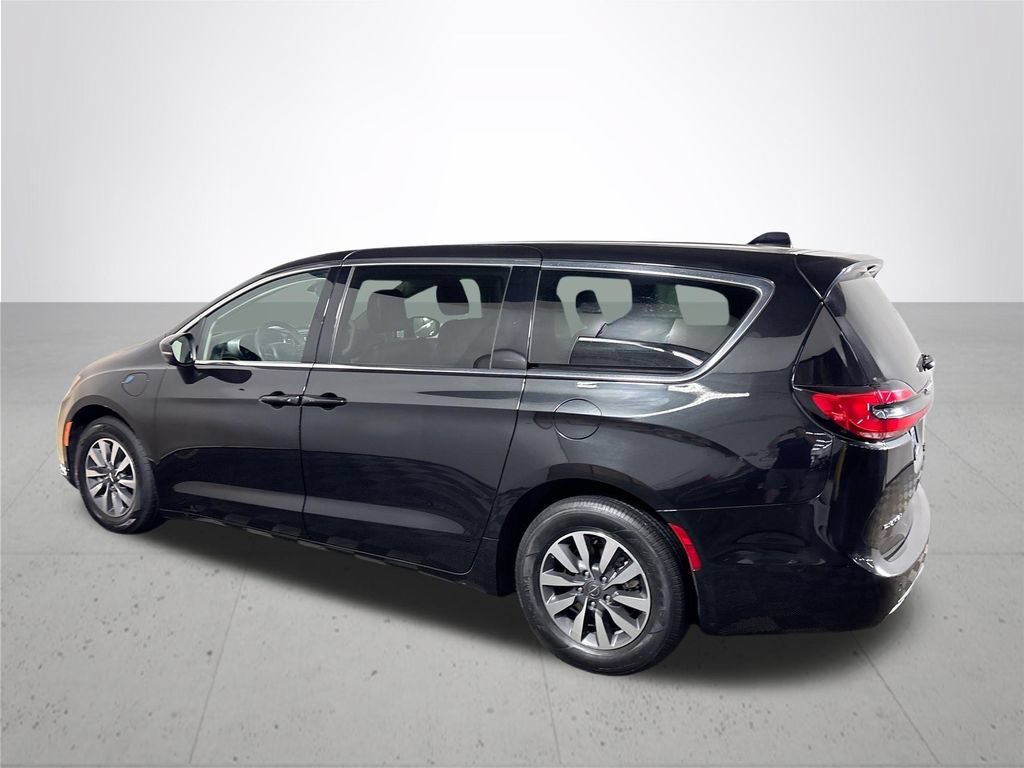 Used 2023 Chrysler Pacifica Touring-L FWD image 8