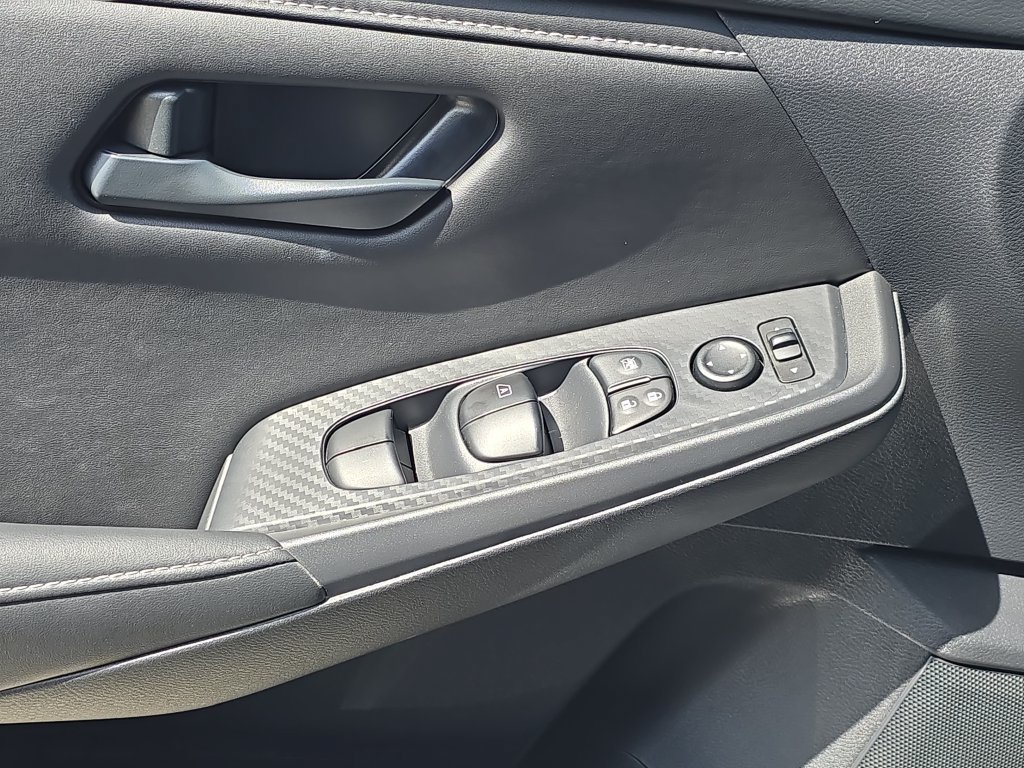 Used 2025 Nissan Sentra S FWD image 30