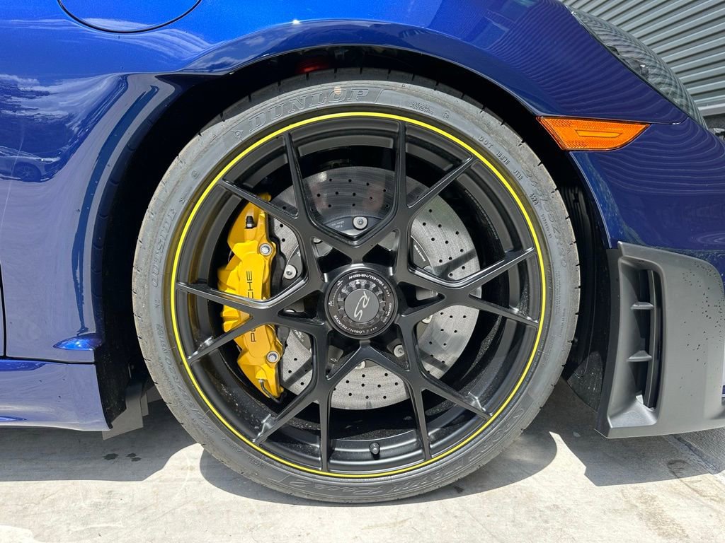 Used 2025 Porsche 718 Cayman GT4 RS image 34