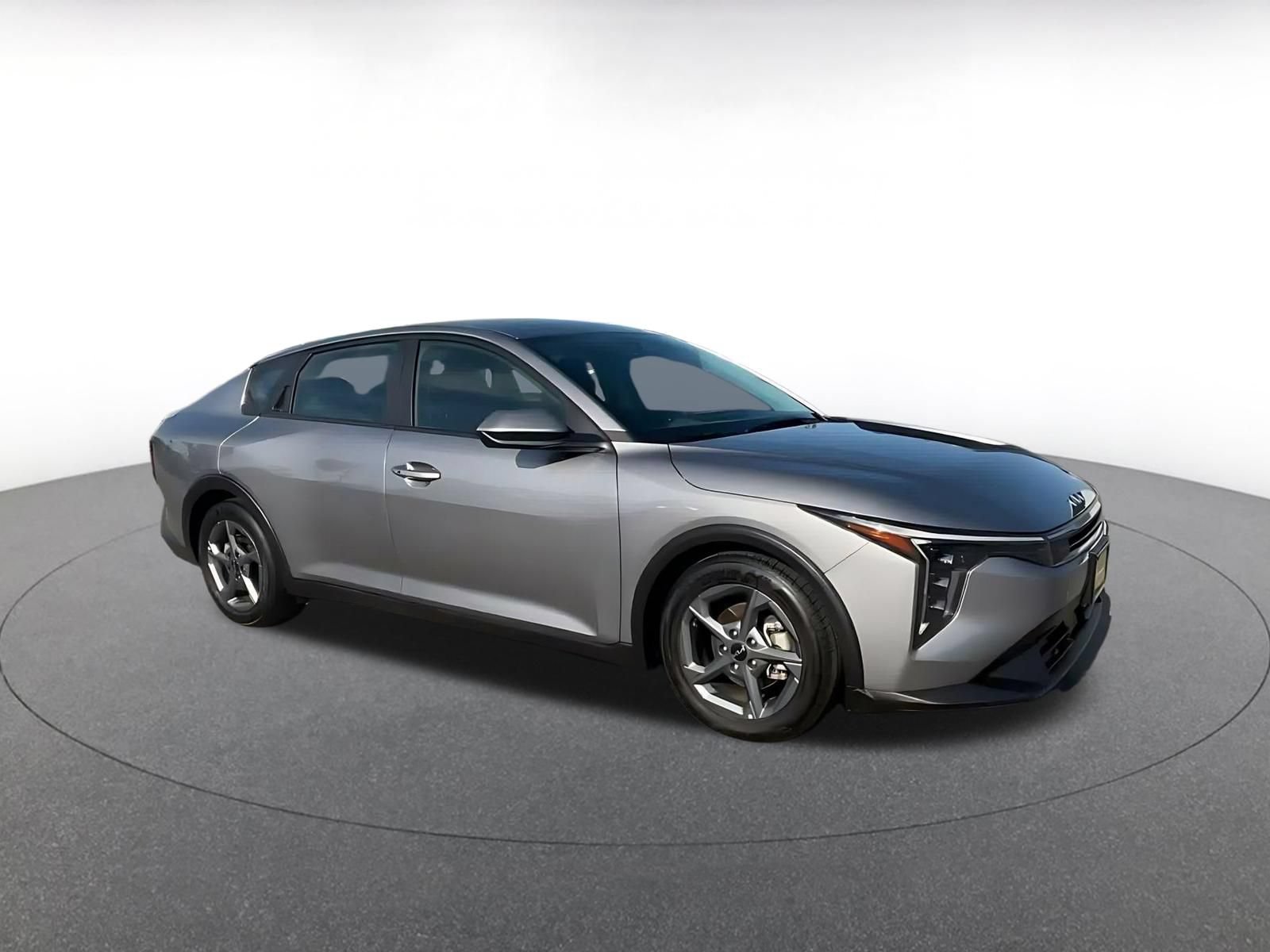 Used 2025 Kia K4 FWD image 2