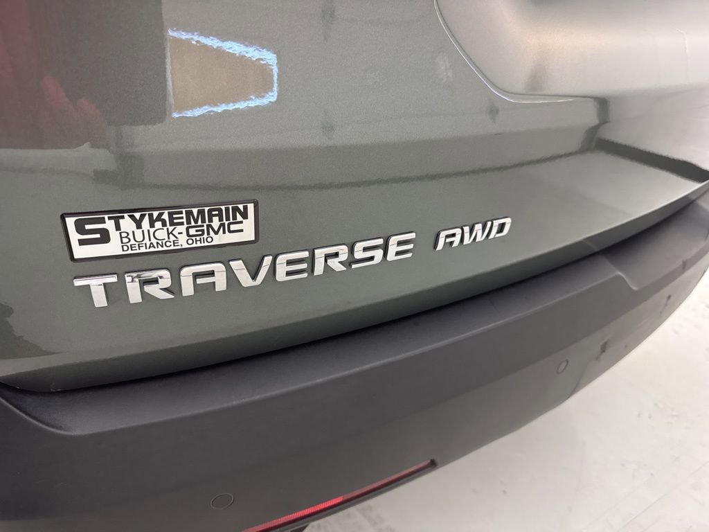 Used 2022 Chevrolet Traverse LT image 17