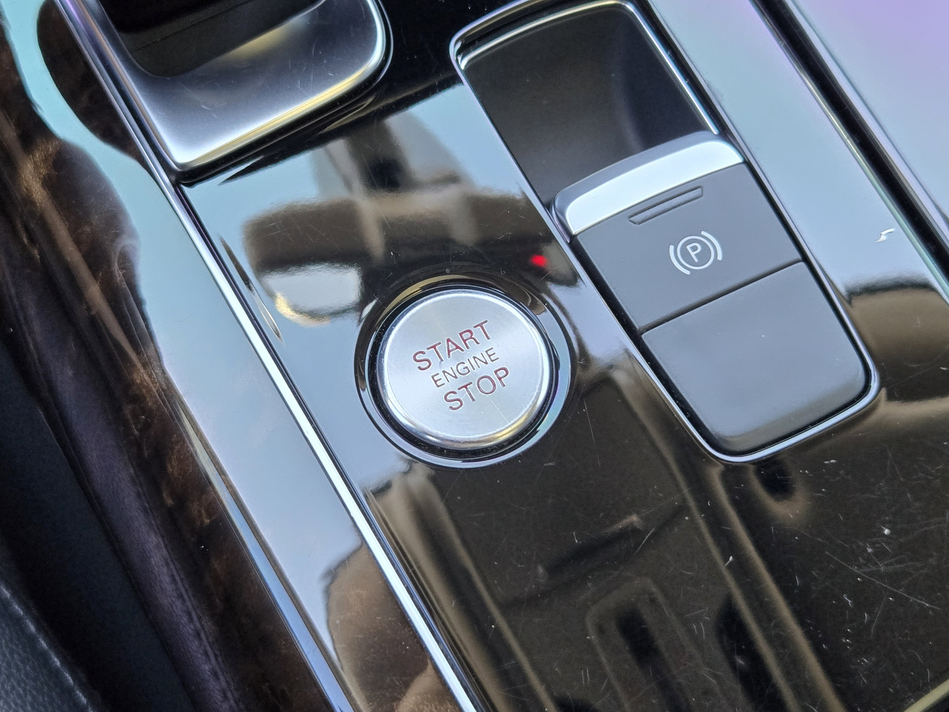 Used 2015 Audi A8 L 4.0T w/ Premium Package image 31