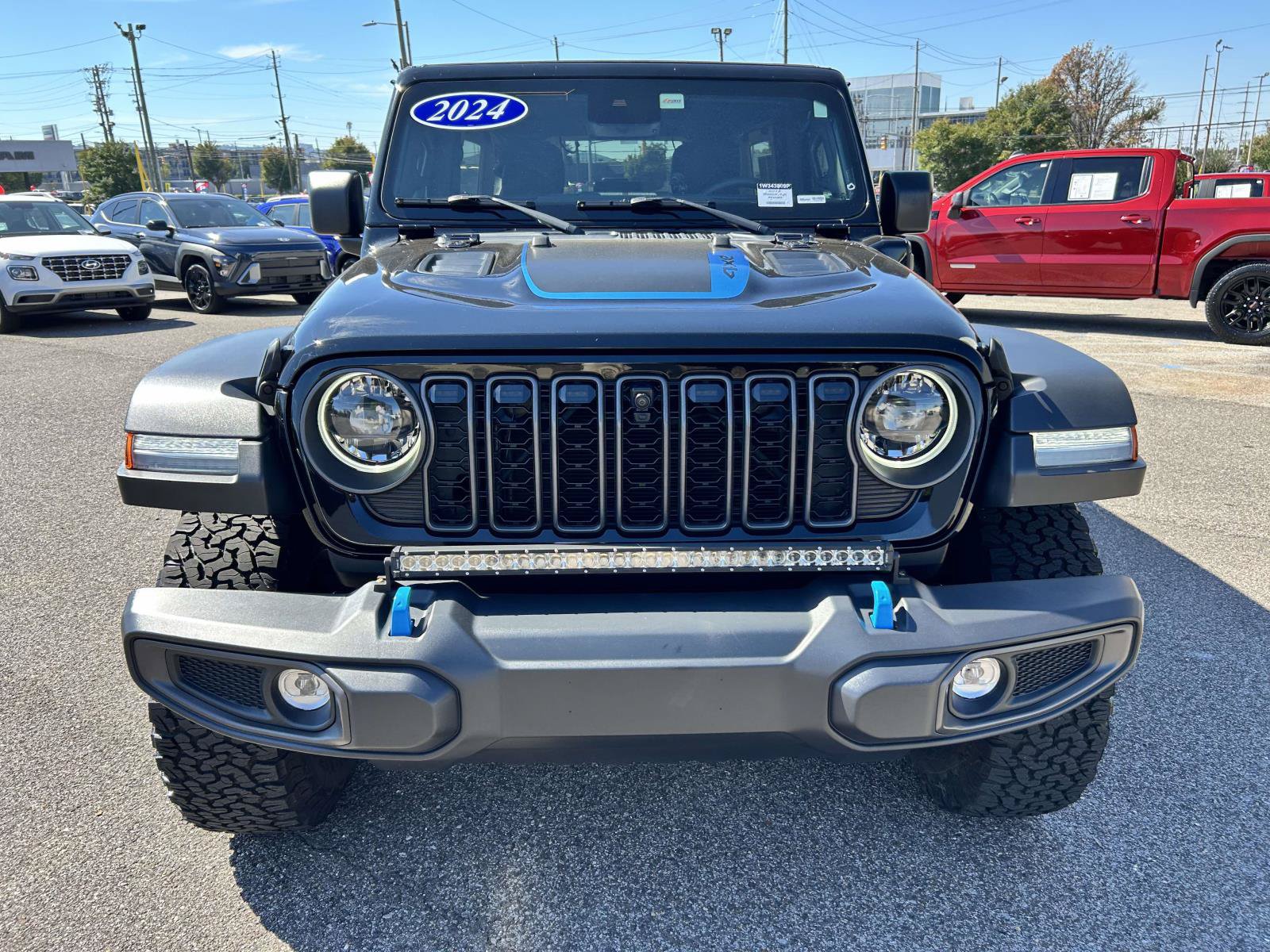 Used 2024 Jeep Wrangler Unlimited Rubicon 4xe w/ Technology Group AWD/4WD image 6