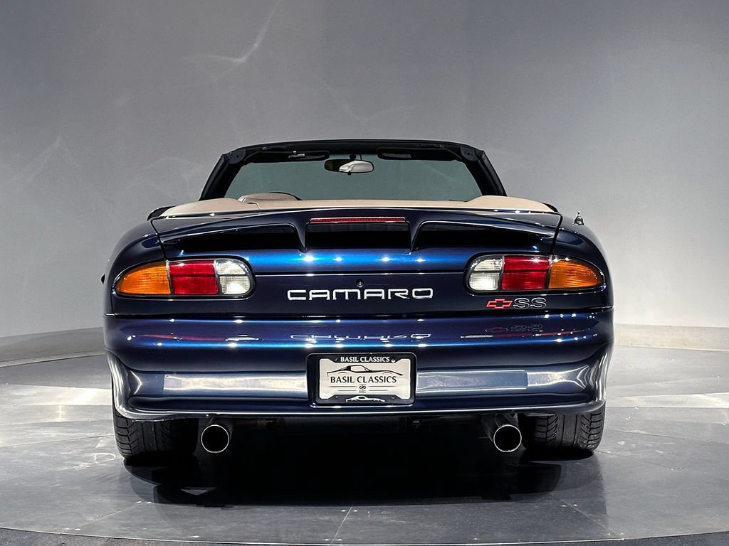 Used 2002 Chevrolet Camaro Z28 w/ SS Performance/Appearance Pkg RWD image 8