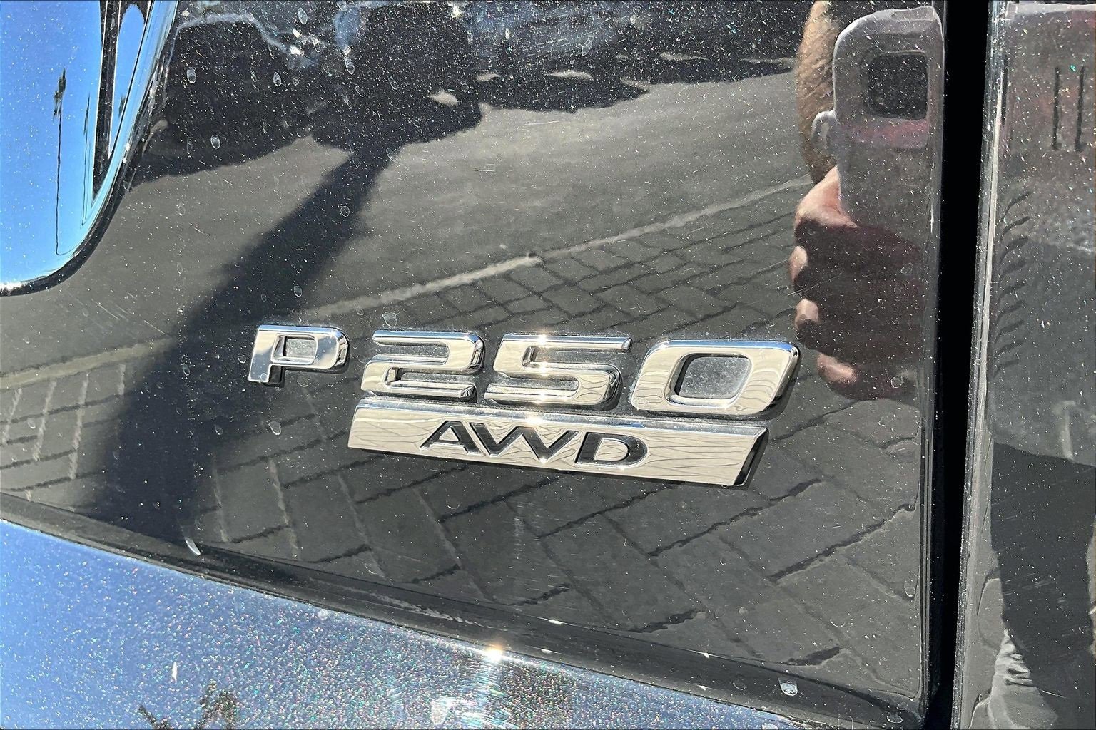 Used 2020 Jaguar E-PACE SE image 8