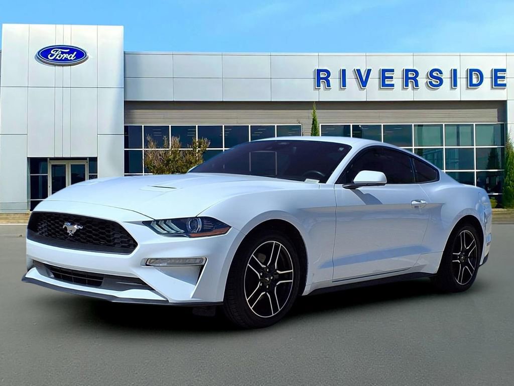 Used 2023 Ford Mustang Premium image 3