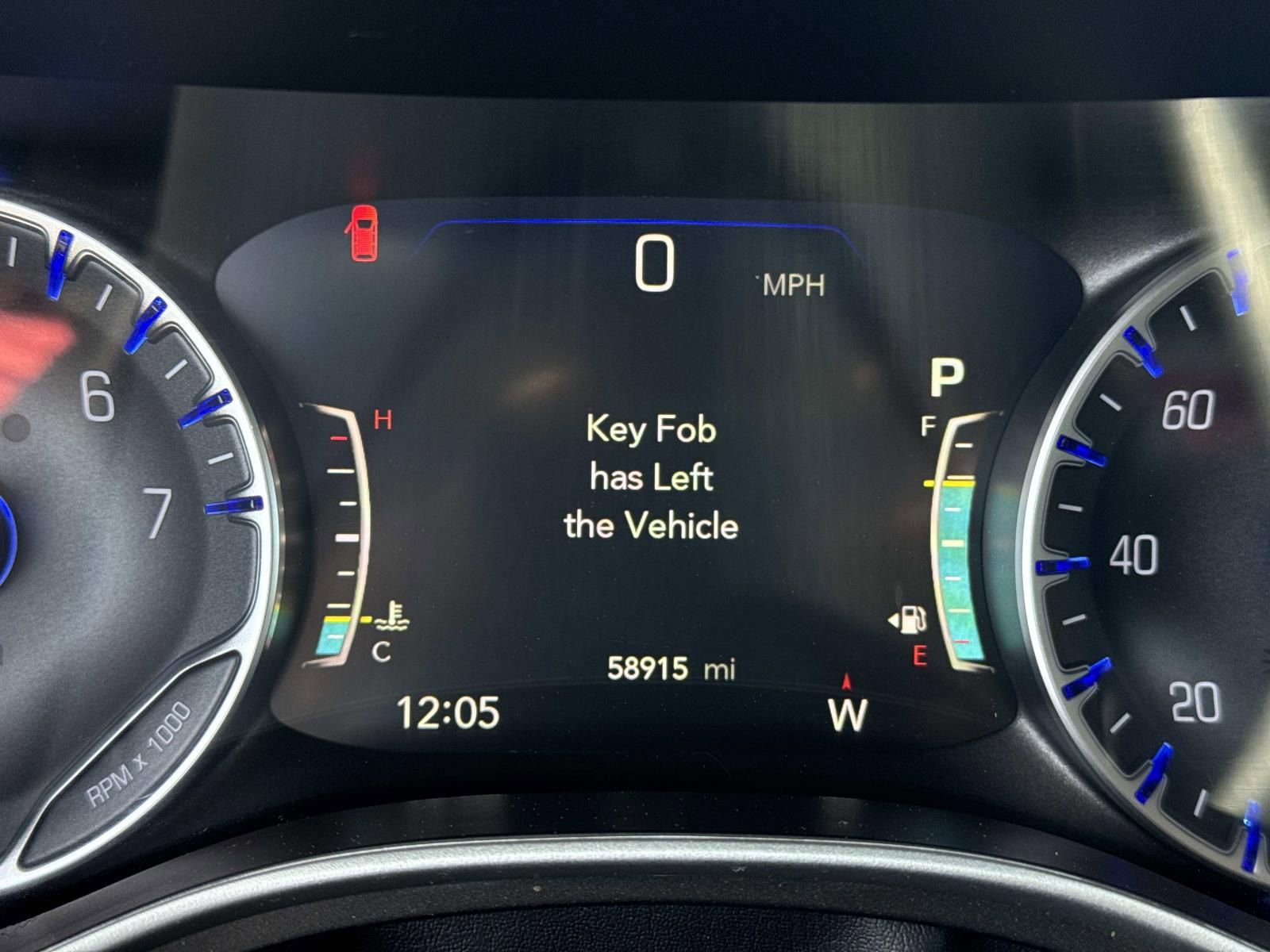 Used 2024 Chrysler Pacifica Touring-L image 28