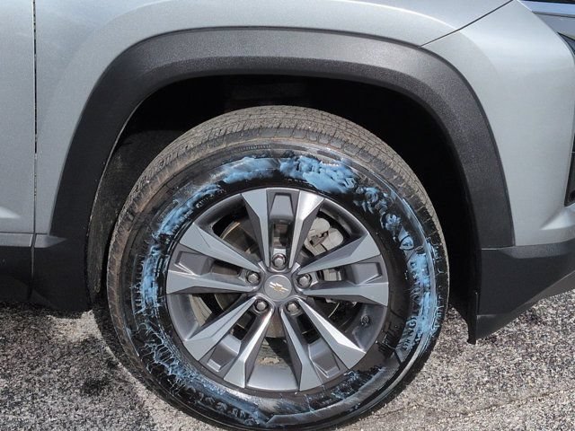 Used 2026 Chevrolet Equinox LT FWD image 10