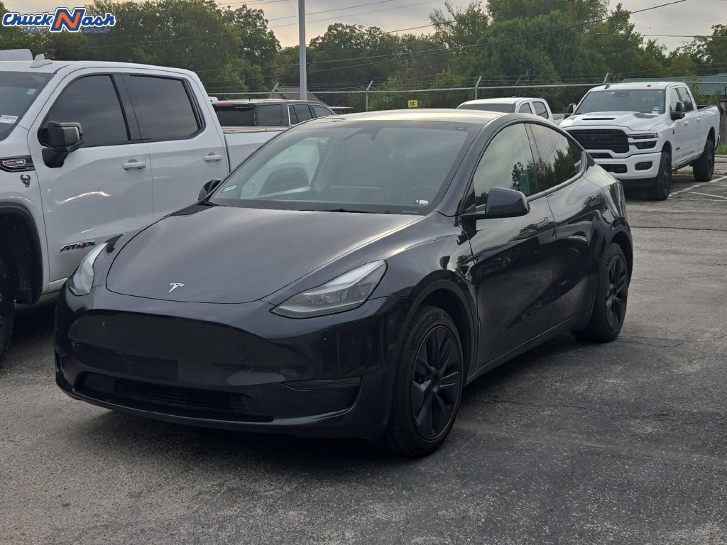 Used 2024 Tesla Model Y 2WD image 3