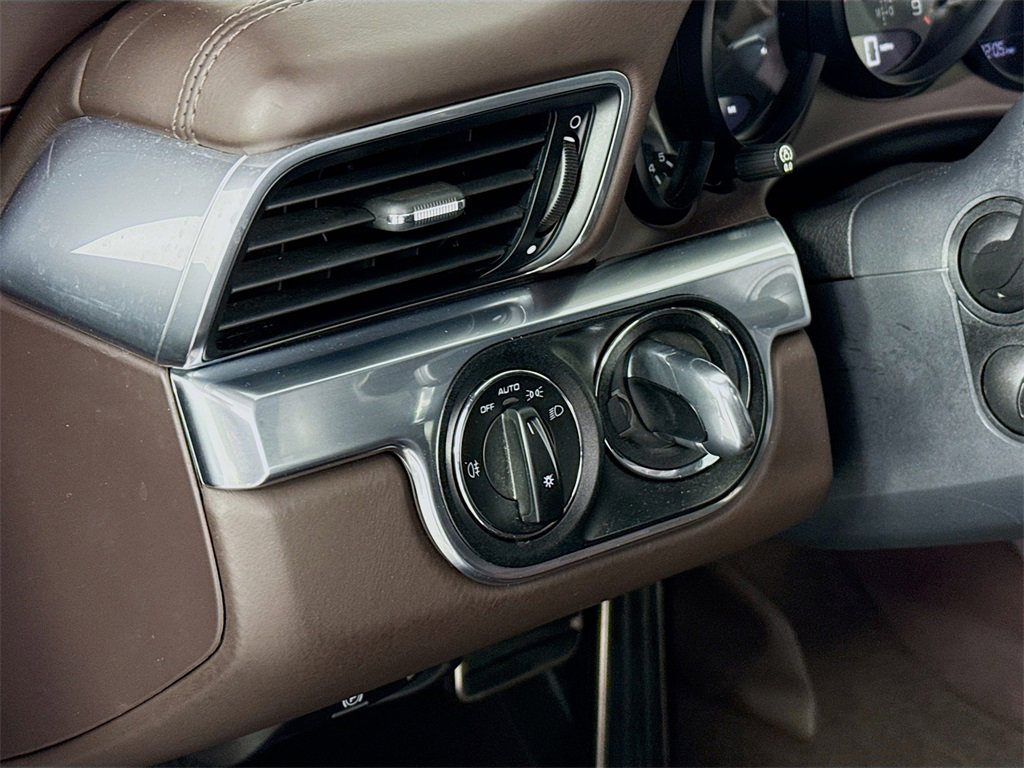 Used 2014 Porsche 911 Carrera 4S image 11