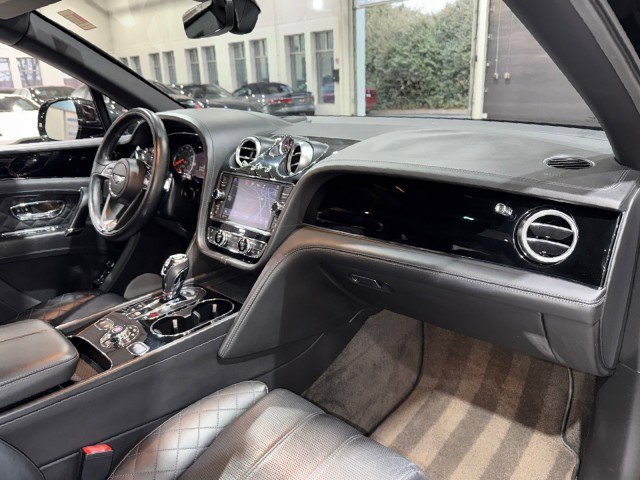 Used 2017 Bentley Bentayga image 69