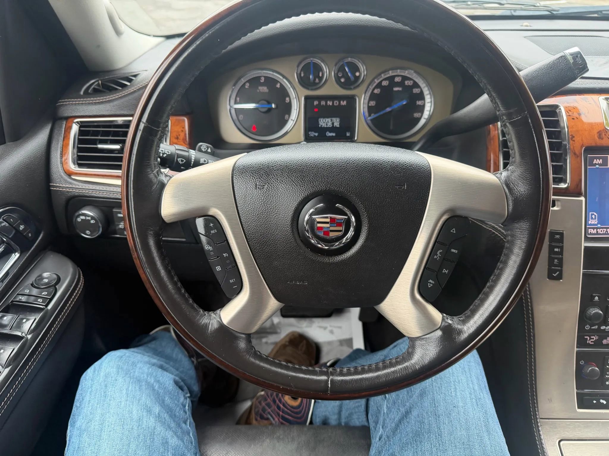 Used 2014 Cadillac Escalade Platinum image 17