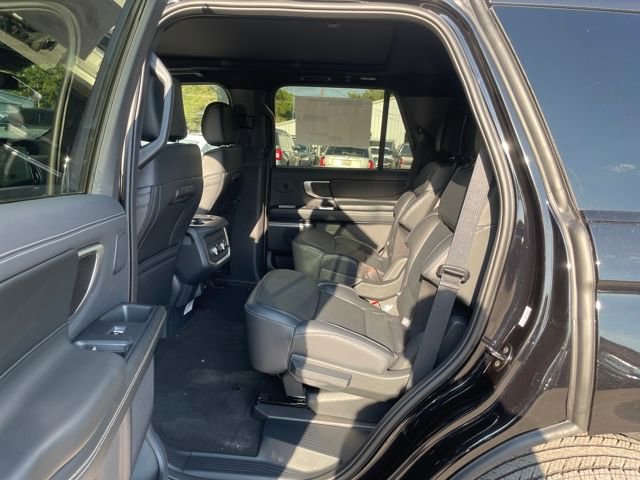 New 2025 Ford Expedition Platinum w/ Stealth Performance Package image 25