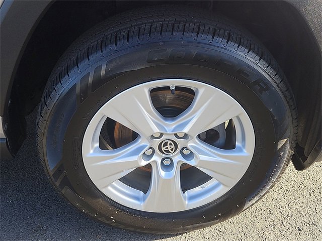 Used 2019 Toyota RAV4 XLE image 9