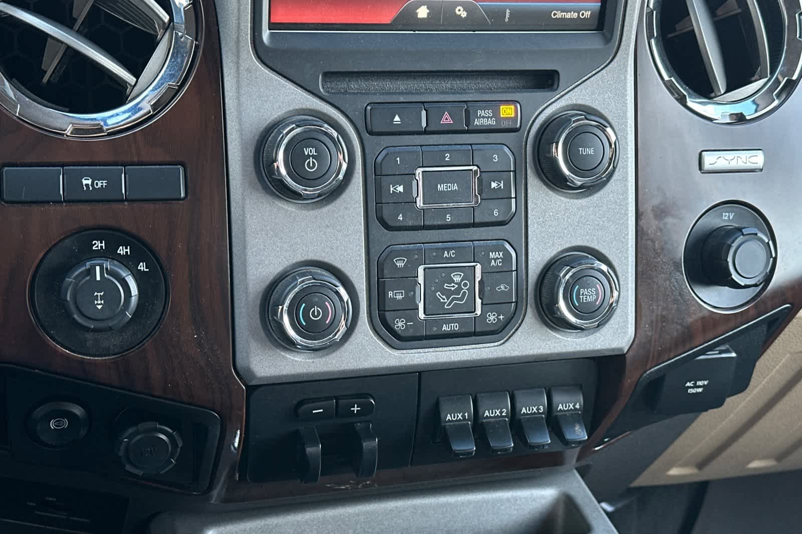 Used 2015 Ford F250 Lariat w/ Chrome Package image 21