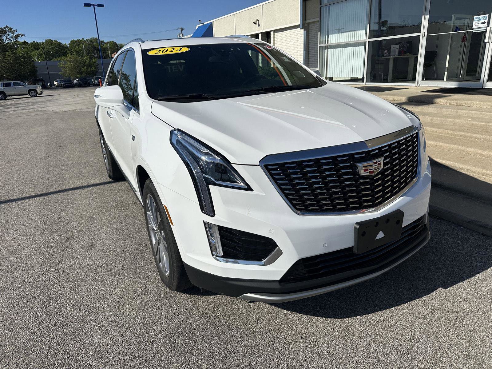 Used 2024 Cadillac XT5 Premium Luxury FWD image 3