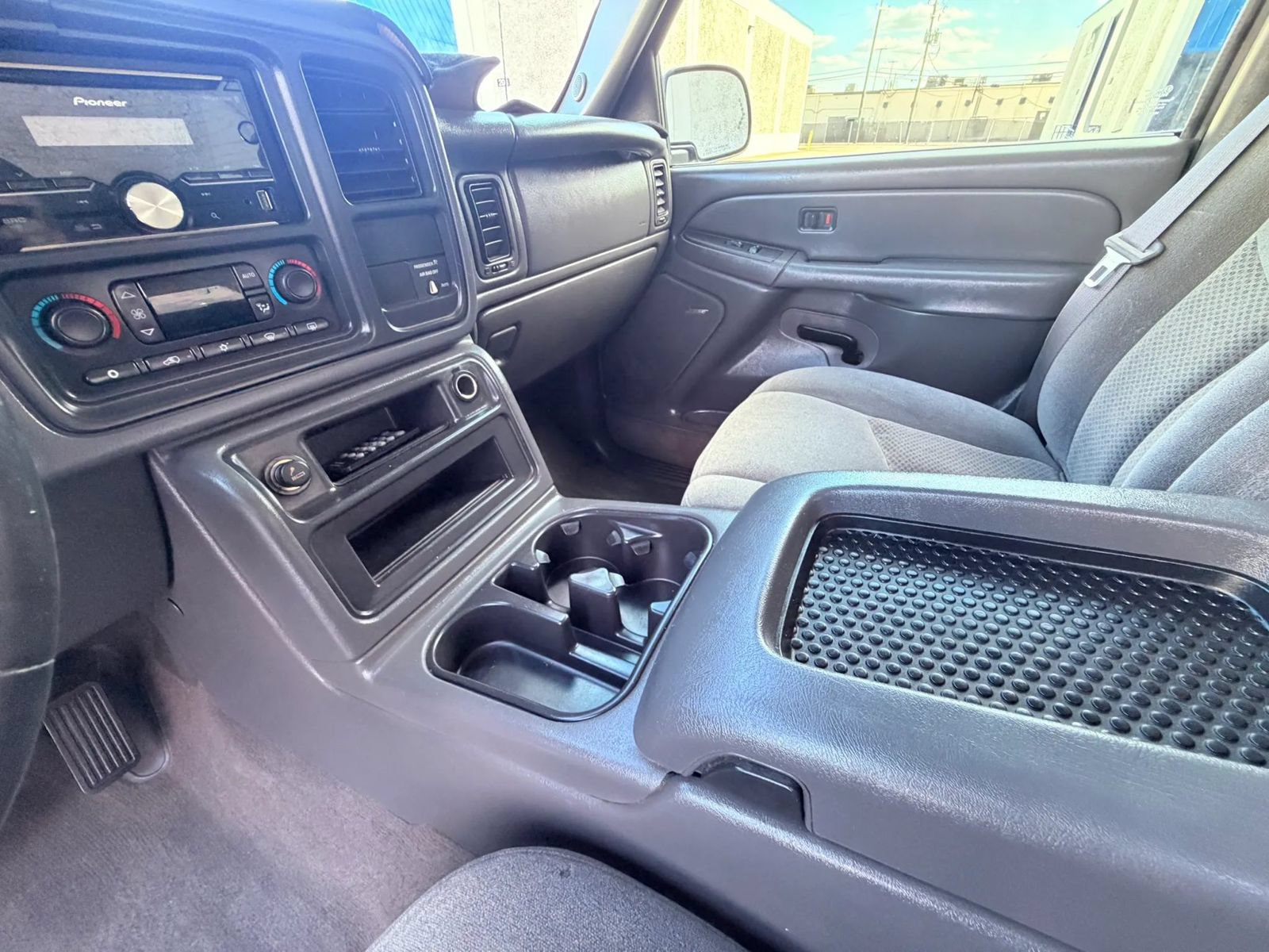 Used 2004 Chevrolet Silverado 1500 4x4 Extended Cab w/ Z71 Convenience Package 1 image 14