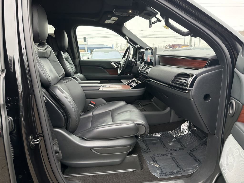 Certified 2024 Lincoln Navigator Reserve image 15