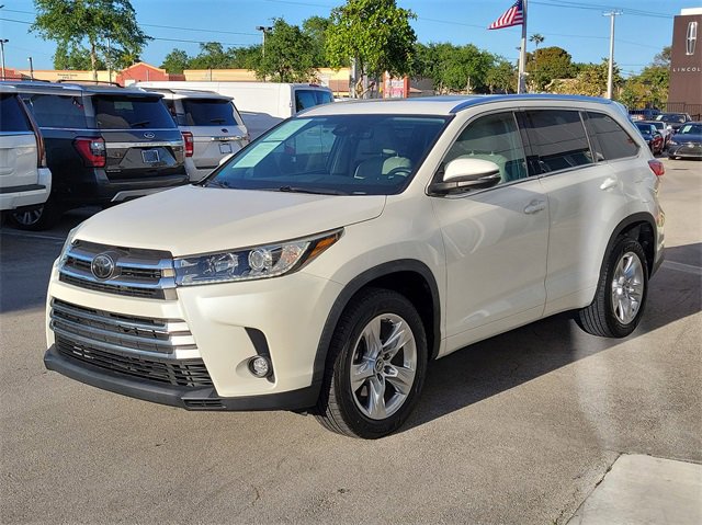Used 2019 Toyota Highlander Limited image 3
