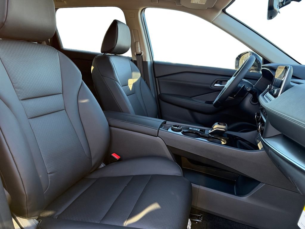 New 2026 Nissan Rogue SV AWD/4WD image 15