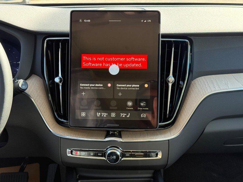 New 2027 Volvo XC60 T8 Plus AWD/4WD image 8