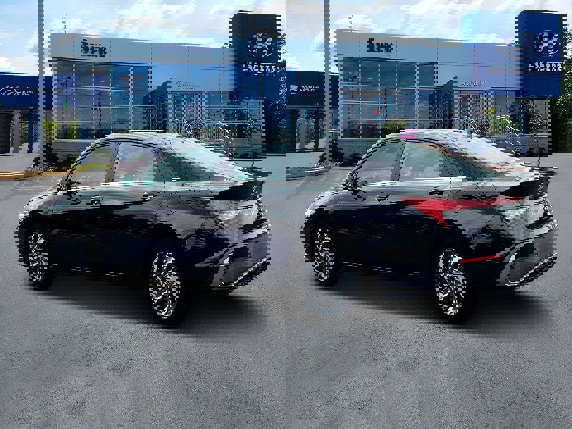 New 2025 Hyundai Elantra Limited image 4