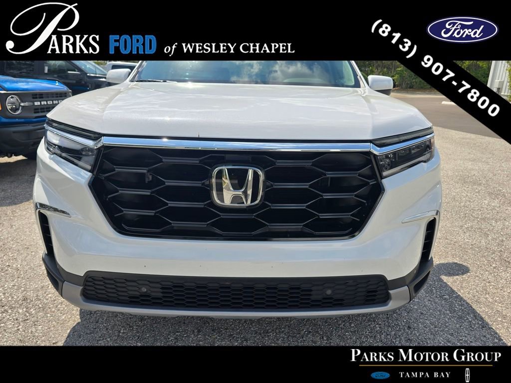 Used 2024 Honda Pilot Touring image 1