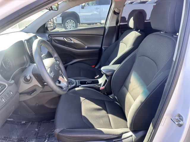 Used 2018 Hyundai Elantra GT FWD image 11