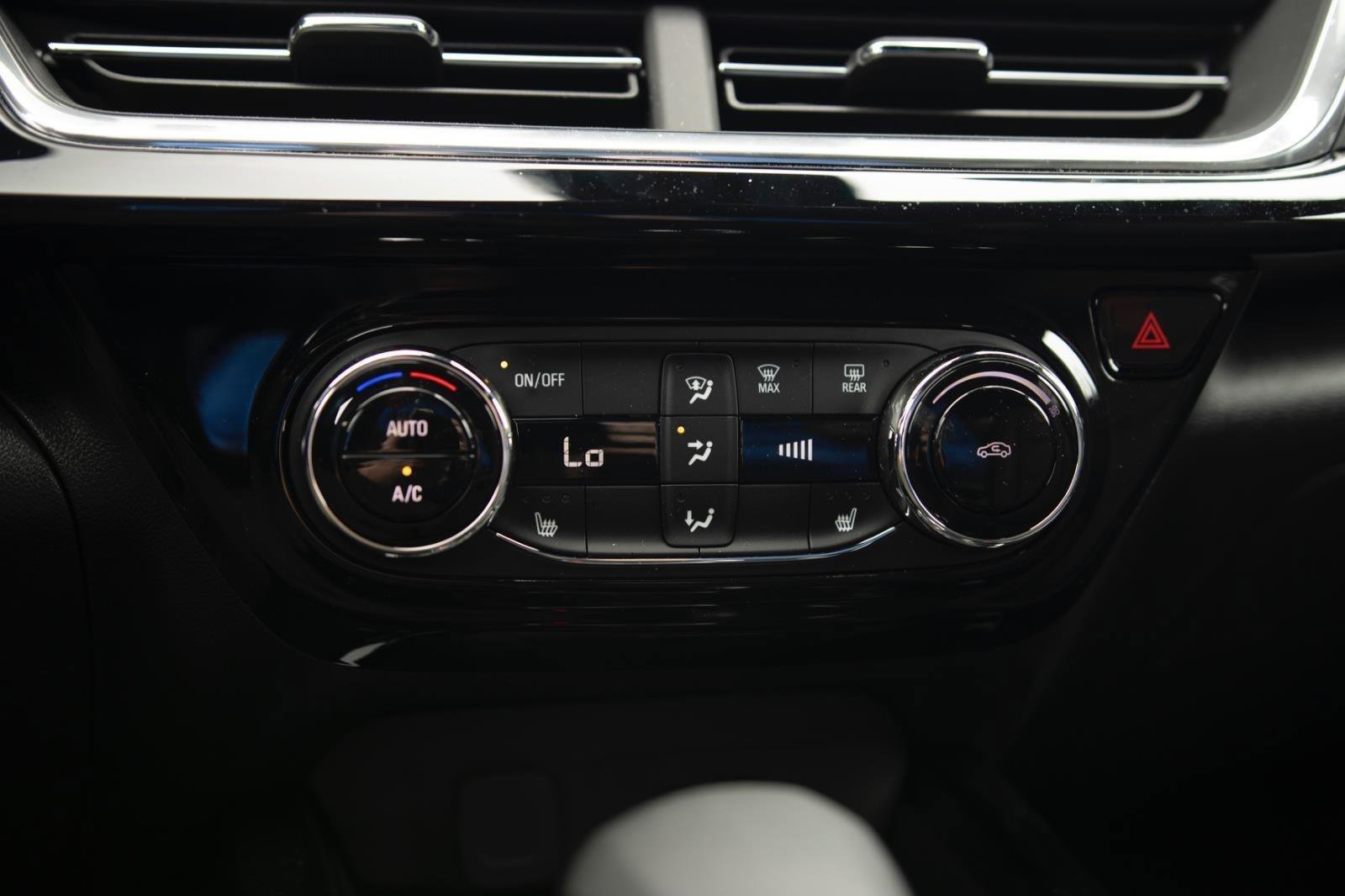 Used 2025 Chevrolet Trax RS w/ Sunroof Package image 9