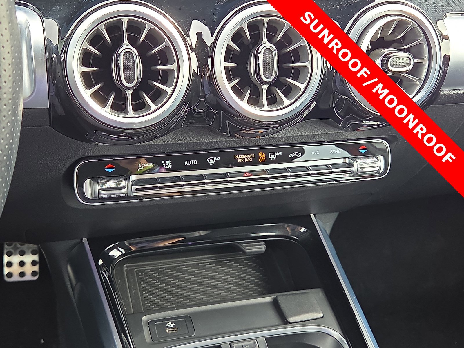 Used 2025 Mercedes-Benz GLB 35 AMG 4MATIC image 19